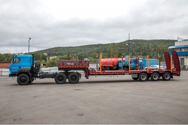 Полуприцеп-тяжеловоз ППТ 26-32-11КУ УСТ 9465, механические трапы