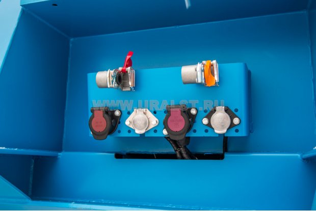 Разъемы пневматичиеской системы и электрической сети