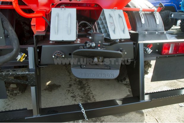 Заднее сцепное устройство