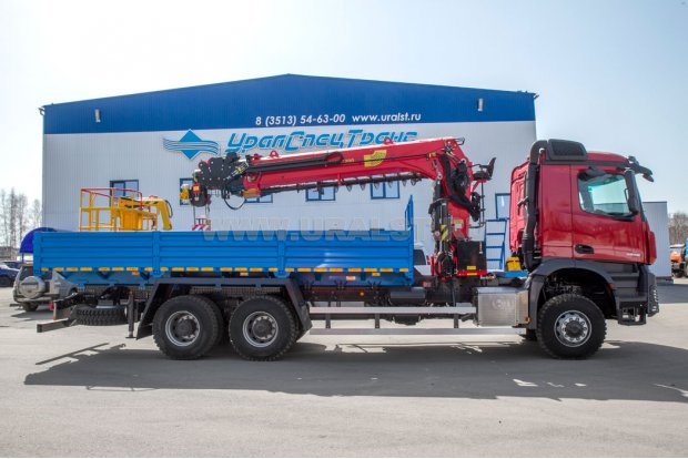 Бортовой автомобиль КМУ ИТ-200 Mercedes-Benz Arocs 5 3348A 