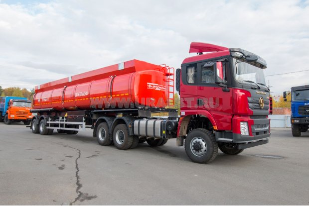 Седельный тягач SHACMAN SX42586V385 + Полуприцеп-цистерна ППЦ 40П-24Д-3 УСТ-9465 