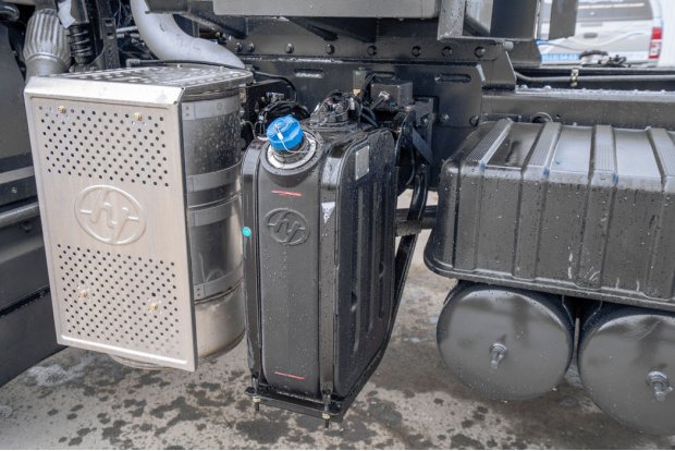 Глушитель, Бак под реагент AdBlue