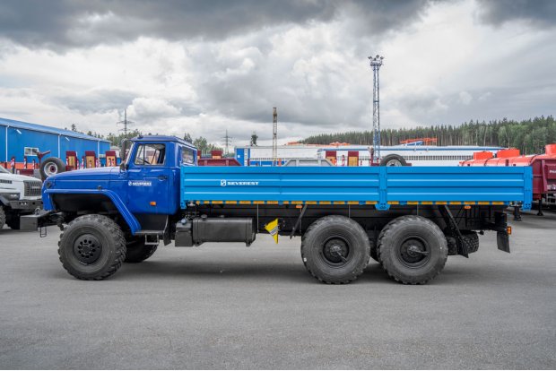 Бортовой контейнеровоз УСТ 5453 Урал 4320-1951-60