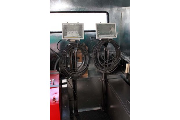 Галогенный прожектор на штативе