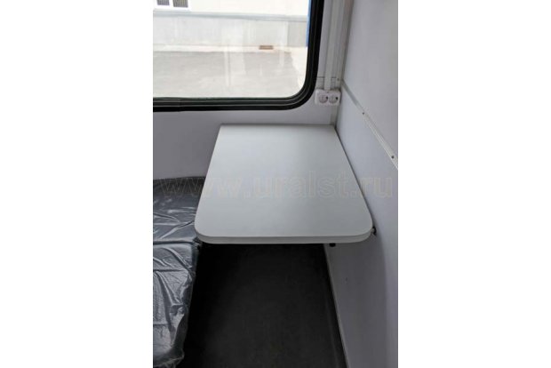 Стол пассажирского отсека маслостанции УСТ