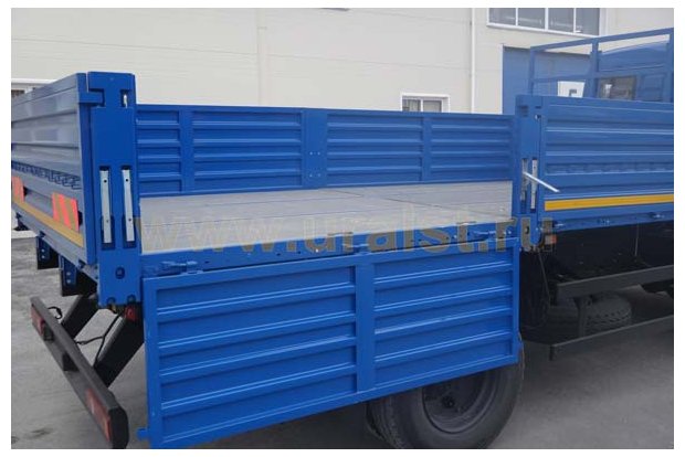 Бортовой автомобиль Камаз 43253-6010-25 с двигателем Cummins