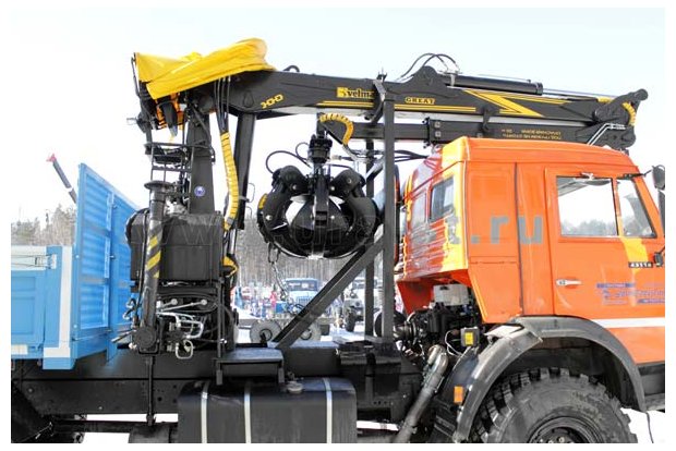 Бортовой автомобиль Камаз с ОМТ-97М