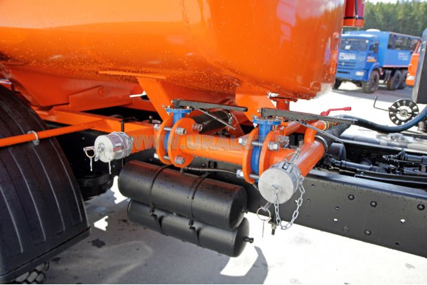 Сливной трубопровод цистерны