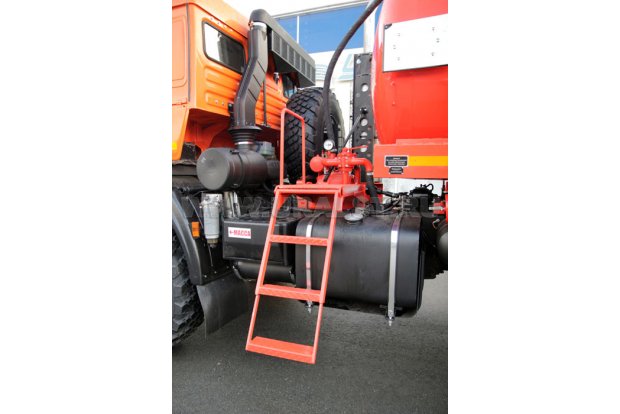 Выдвижная лестница