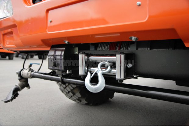 Передняя лебедка