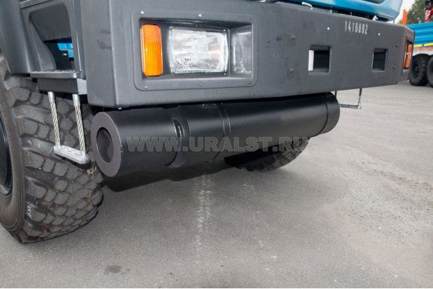 Система выпуска отработанных газов перед кабиной