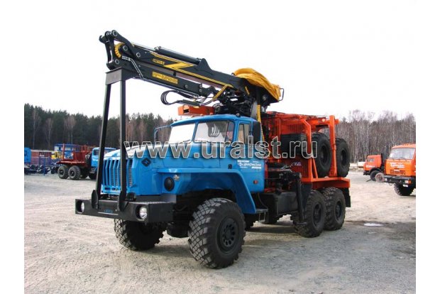 Автопоезд лесовозный с манипулятором