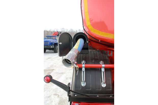 Напорно-всасывающий рукав полуприцепа-цистерны