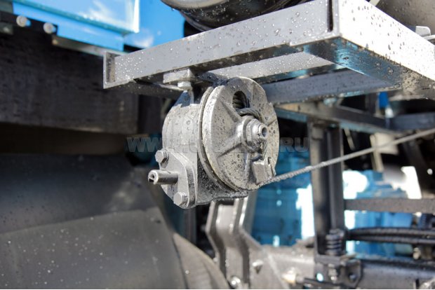 Механическая лебедка запасного колеса