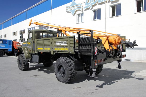 Бурильно-крановая машина БКМ-515А на шасси Урал 43206-41