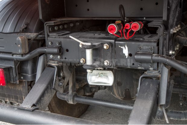 Пневмоэлектровыводы для пескоразбрасывающего оборудования