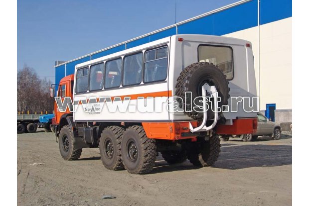 Вахтовый автобус КАМАЗ 4208