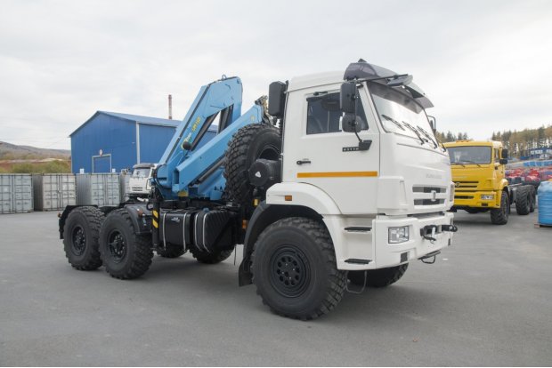 Седельный тягач с КМУ ИМ-150