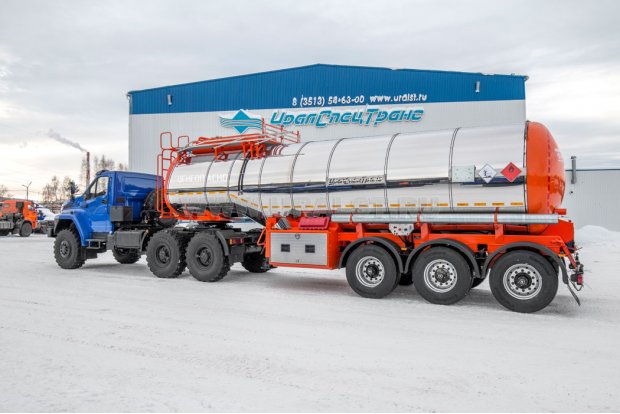 Полуприцеп цистерна нефтевоз ППЦН 26КТ-32 УСТ 9465 термос, нар. нерж, внутр. 5 мм