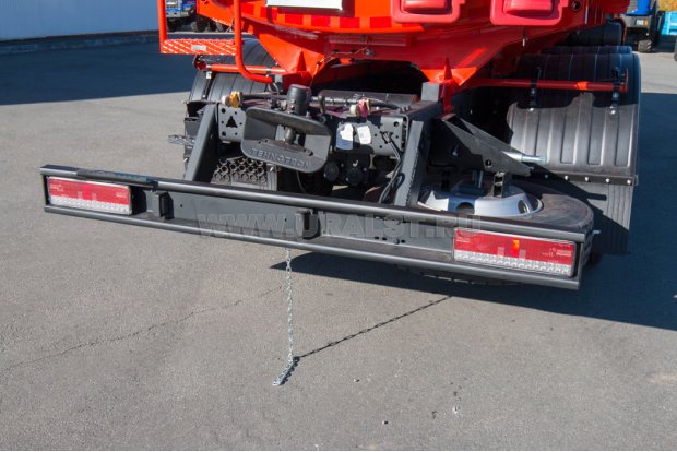 Задний противоподкатный брус