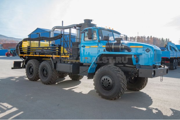 Агрегат для депарафинизации скважин АДПМ-12/150 Урал-5557-60Е5