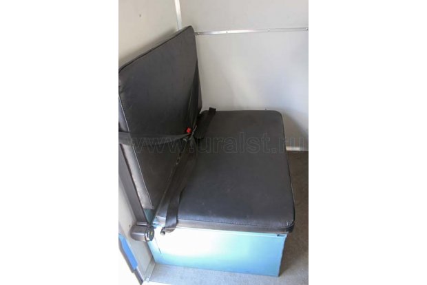Диван-рундук пассажирского отсека