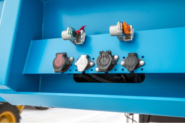 Разъемы пневматичиеской системы и электрической сети