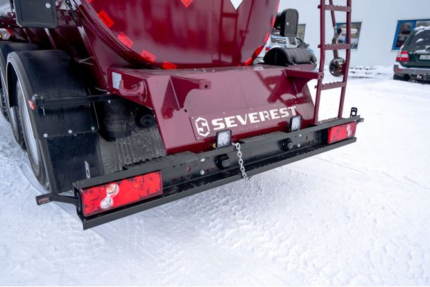 Заднее защитное устройство