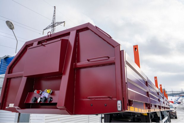 Усиленный передний борт со ступенями