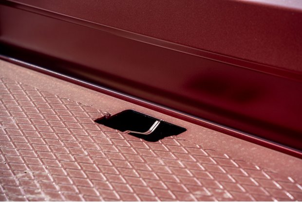 Проушины с петлями для увязки груза