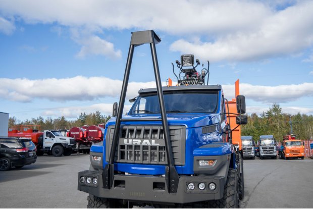 Опора стрелы КМУ