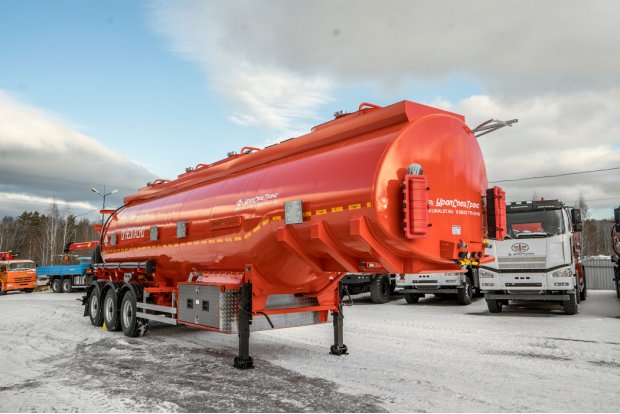 Полуприцеп цистерна для ГСМ (бензовозы) безрамная для вездеходов ППЦ 40К-32-4