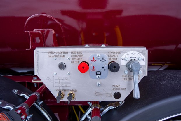 Панель управления подвеской и стояночного тормоза