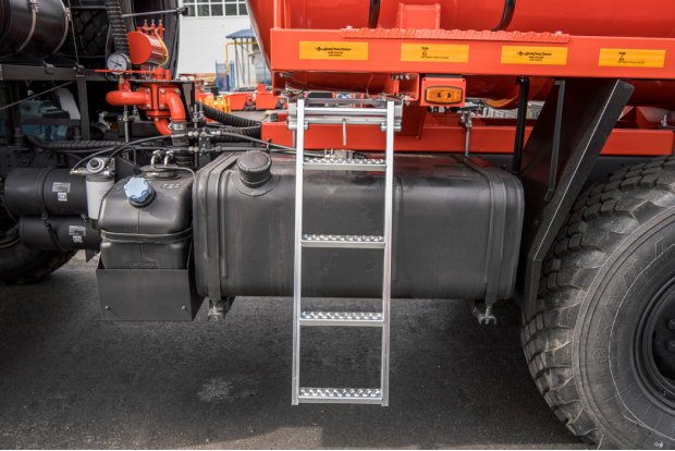 Выдвижная лестница