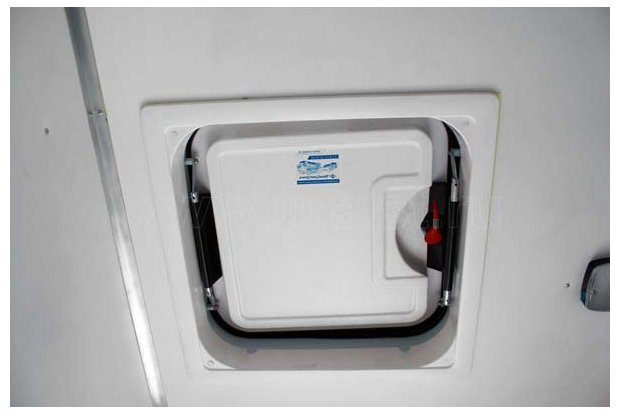 Люк аварийно-вентиляционный