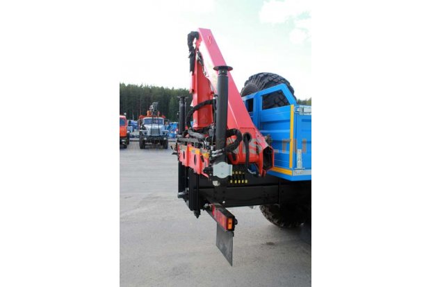 Фургон с манипулятором