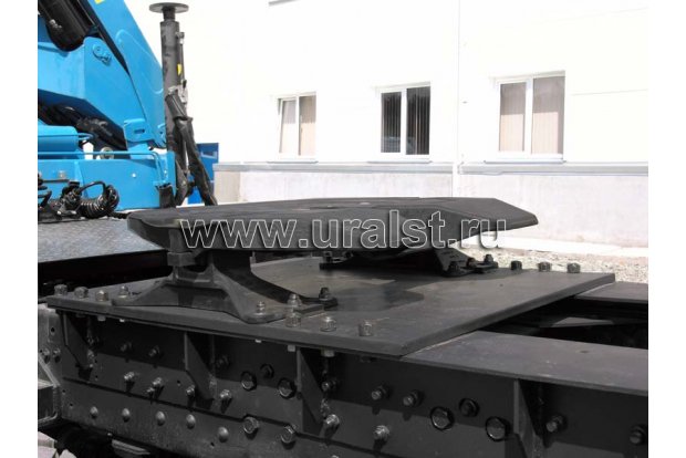 Седельный тягач КамАЗ-65225 с КМУ ИМ-95