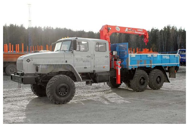 Бортовой Урал с КМУ UNIC-503