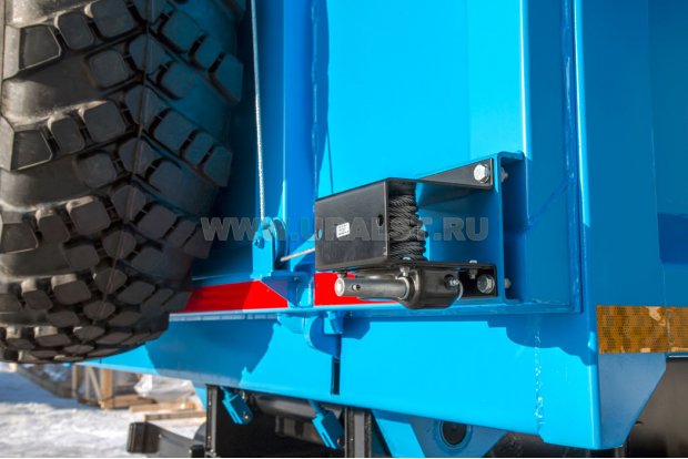 Механическая лебедка подъема запасного колеса