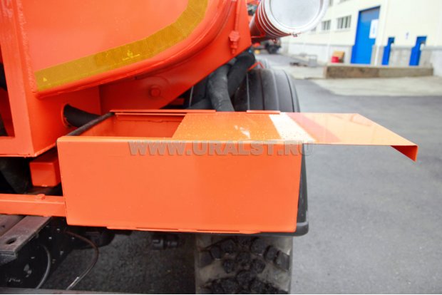 Закрывающийся ящик для раздаточных пистолетов