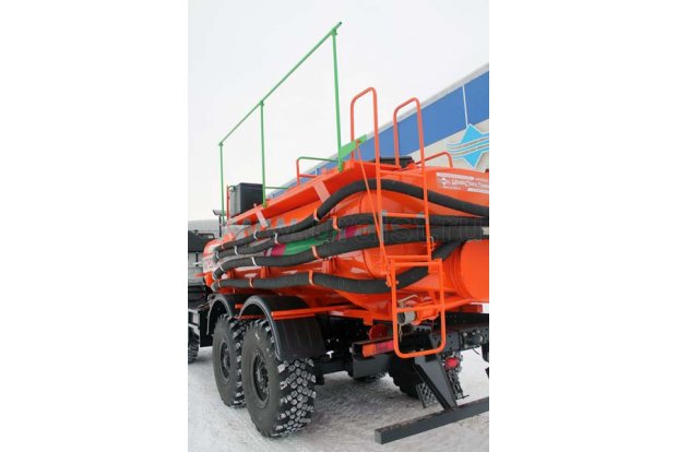 Лестница на площадку обслуживания цистерны