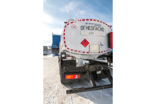 Лестница для подъема на площадку обслуживания цистерны