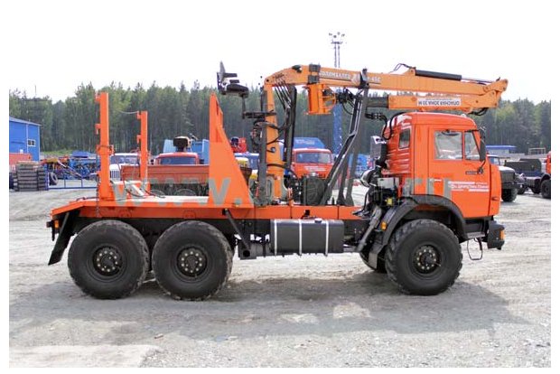 Лесовоз с гидроманипулятором