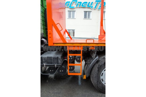 Лестница для подъема на платформу