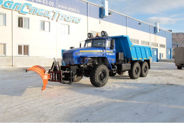 Машина для содержания дорог МКД на шасси Урал 55571-60М