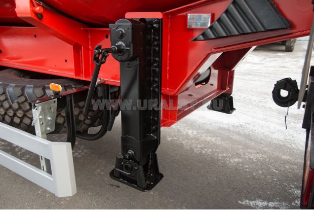 Опорное устройство полуприцепа