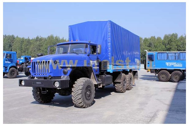 Урал бортовой с тентом