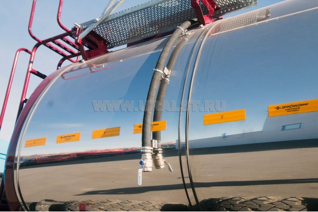 Полуприцеп цистерна зеркальная