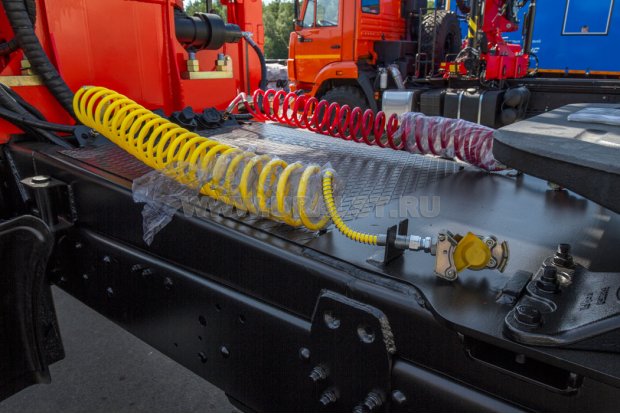 Пневмо и электро выводы