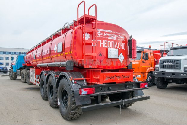 Лестница на площадку обслуживания цистерны